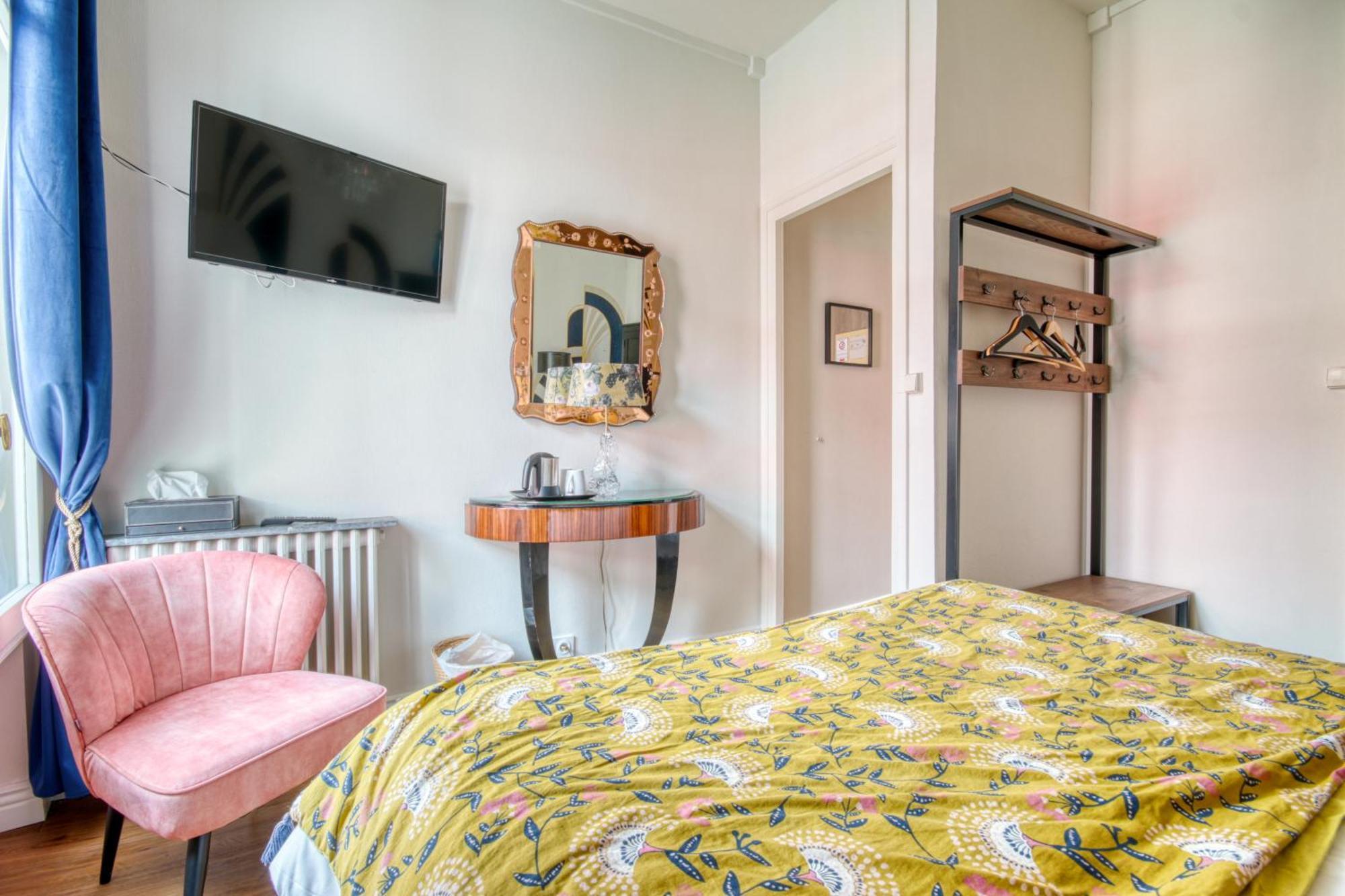 Superior Double Room Street View